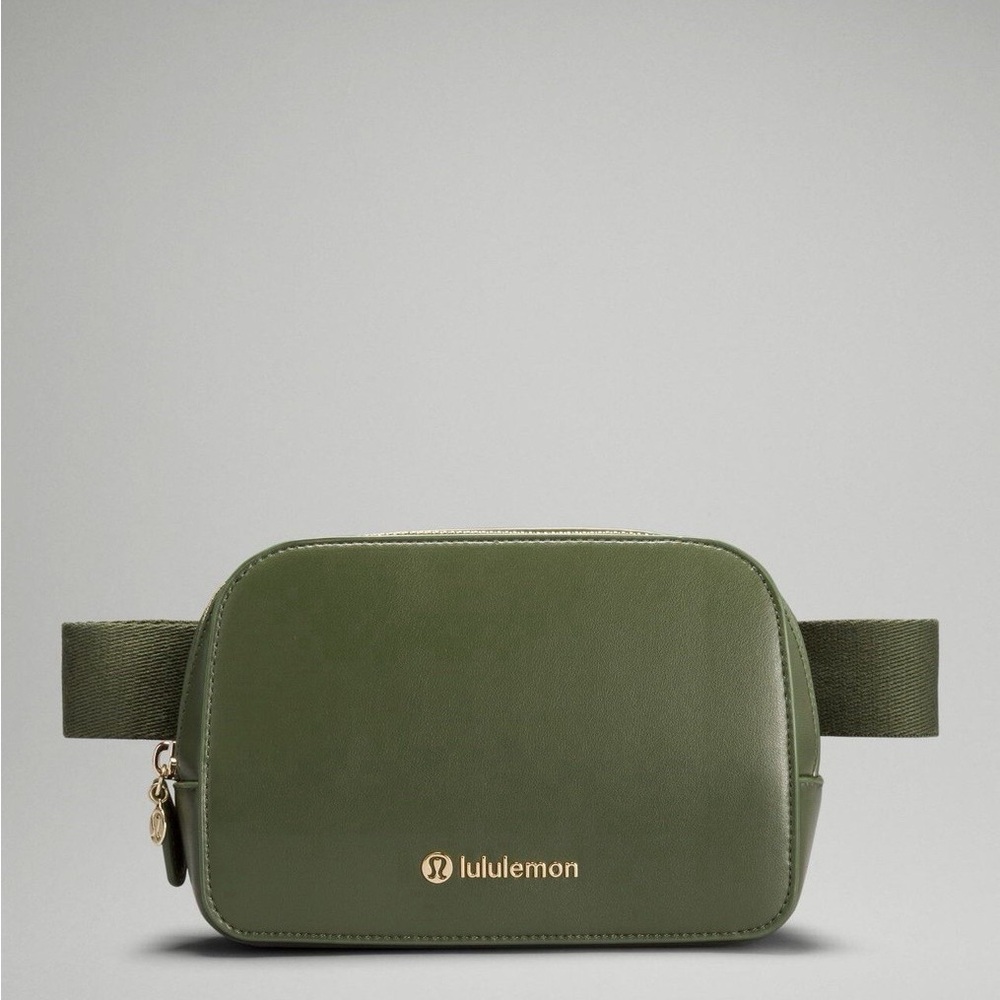 Lululemon Everywhere Belt Bag Cactus Material 1L